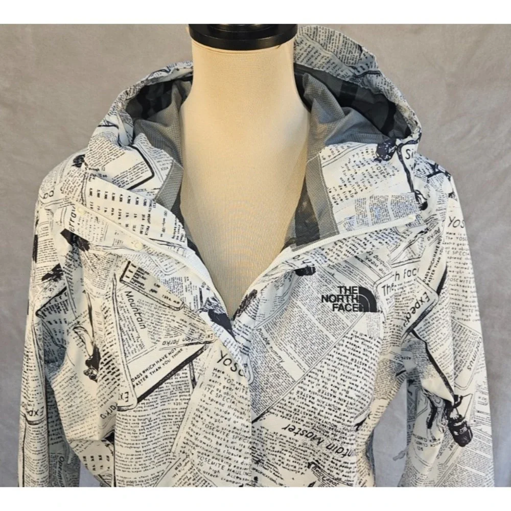 The North Face Women's Berrien Jacket Rare Newspaper Print Pristine Condition L‎